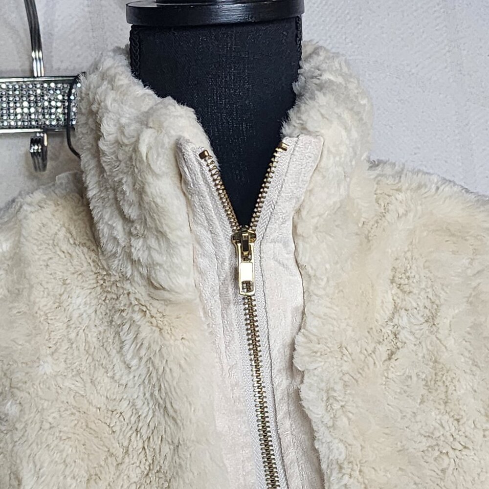 Roz & Ali Cream Colored Faux Fur Trimmed in Faux Suede Fully Lined Vest Size L - Picture 7 of 16